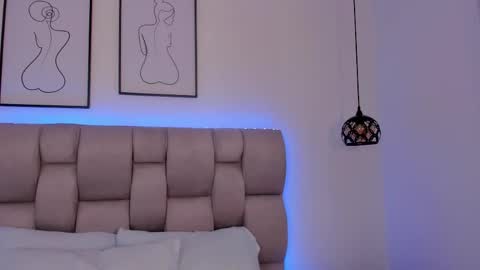 hanna__evans_ online show from May 9, 2026, 11:48 am