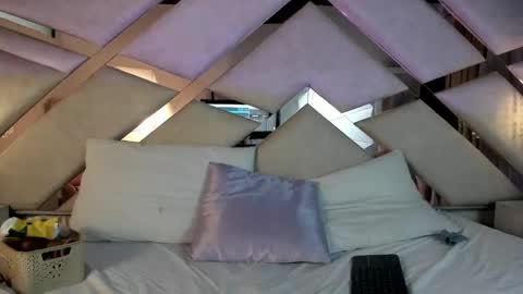  hanna  online show from February 8, 2025, 2:58 am