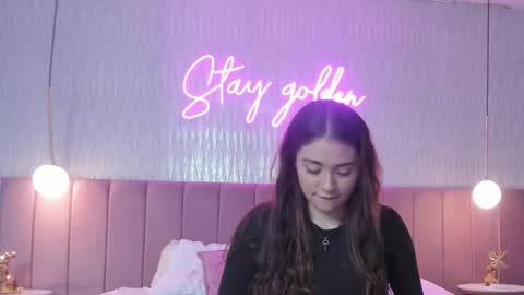 hanna_bastian_vc online show from October 4, 2025, 7:01 pm