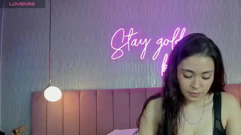 hanna_bastian_vc online show from October 7, 2025, 2:47 pm