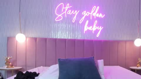 hanna_bastian_vc online show from November 5, 2025, 2:17 pm