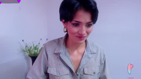 Snapshot of hanna_chloe chatting on February 3, 2025, 3:06 pm Sara online show from February 3, 2025, 3:06 pm