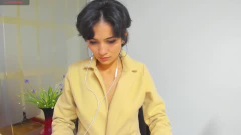 Snapshot of hanna_chloe chatting on February 20, 2025, 9:09 pm Sara online show from February 20, 2025, 9:09 pm