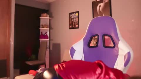 HANNA  online show from October 10, 2025, 11:26 pm