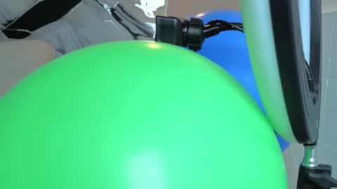 hanna_goldenst online show from December 19, 2025, 11:39 am