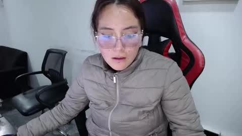 Snapshot of hanna_hot77 chatting on March 18, 2026, 10:35 pm mara online show from March 18, 2026, 10:35 pm