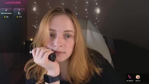 Snapshot of hanna_melon chatting on October 28, 2025, 9:28 pm Hanna next stream is Mo 8pm-6am by CET online show from October 28, 2025, 9:28 pm