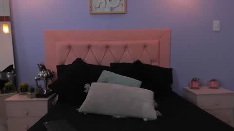 Snapshot of hanna_moss chatting on June 25, 2026, 5:12 am Hanna online show from June 25, 2026, 5:12 am