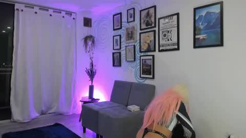 Hanna Capicorn online show from March 9, 2025, 6:28 am