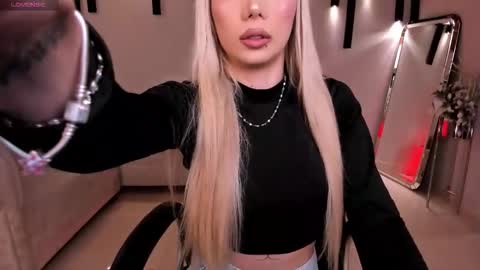  Hanna Connor  online show from October 18, 2025, 8:20 pm