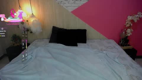 Hannah  online show from November 3, 2025, 11:11 am