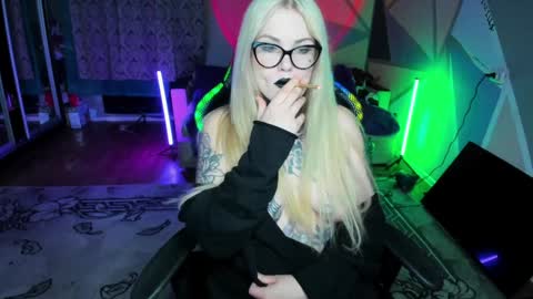 Snapshot of hannah_chaos chatting on February 6, 2025, 1:27 am Hannah online show from February 6, 2025, 1:27 am