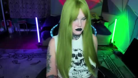 Snapshot of hannah_chaos chatting on February 13, 2025, 1:29 am Hannah online show from February 13, 2025, 1:29 am