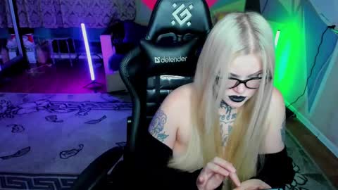 Snapshot of hannah_chaos chatting on February 25, 2025, 3:05 pm Hannah online show from February 25, 2025, 3:05 pm