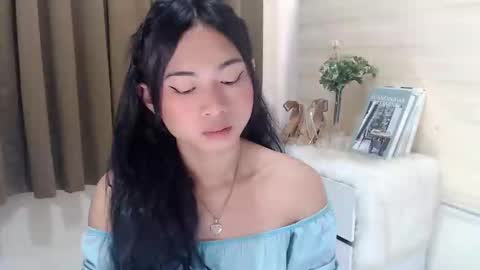 Snapshot of hannah_davis69 chatting on March 5, 2025, 2:25 am Alex online show from March 5, 2025, 2:25 am