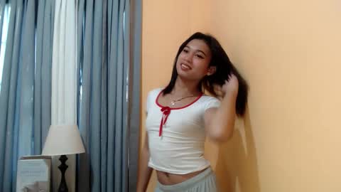 Snapshot of hannah_davis69 chatting on October 2, 2025, 1:34 am Alex online show from October 2, 2025, 1:34 am