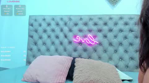 HANNAH MILLER online show from October 2, 2025, 5:53 pm