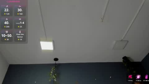 HANNAH MILLER online show from October 31, 2025, 11:11 am