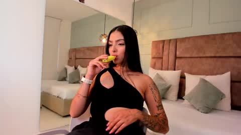 Hannah Milton online show from November 13, 2025, 10:19 pm