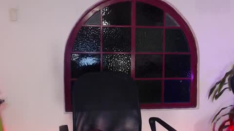 Hannah online show from January 3, 2025, 3:49 am