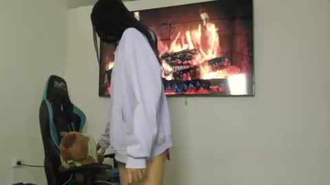 Hannah online show from August 1, 2026, 9:35 pm