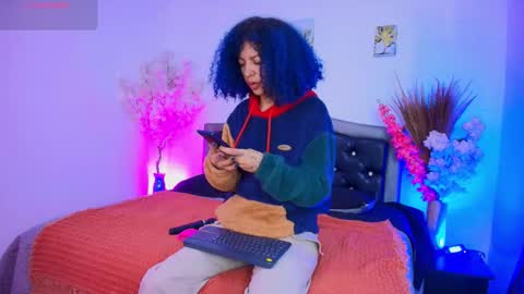 Snapshot of hannahblue_ chatting on February 3, 2026, 12:10 pm HannahBlue online show from February 3, 2026, 12:10 pm