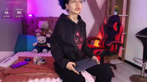 Snapshot of hannahblue_ chatting on February 11, 2026, 12:10 pm HannahBlue online show from February 11, 2026, 12:10 pm