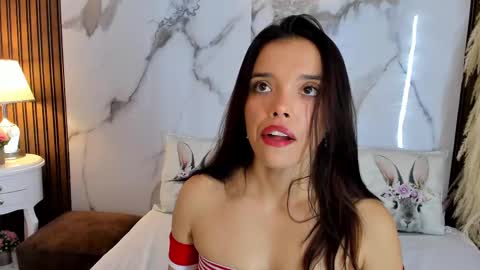 Snapshot of hannahill69 chatting on February 26, 2025, 4:47 am Hannahill69 online show from February 26, 2025, 4:47 am