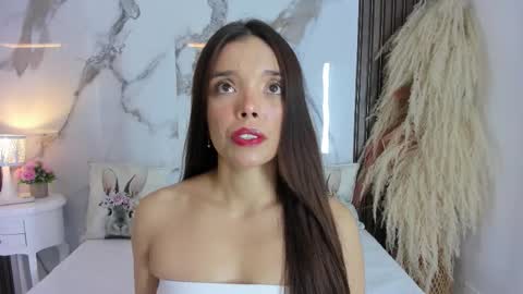 Snapshot of hannahill69 chatting on February 17, 2026, 4:42 am Hannahill69 online show from February 17, 2026, 4:42 am