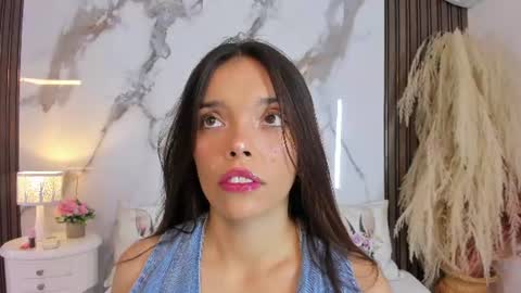 Hannahill69 online show from July 17, 2026, 4:52 am