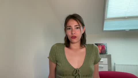 hannahinto online show from June 30, 2026, 12:39 pm