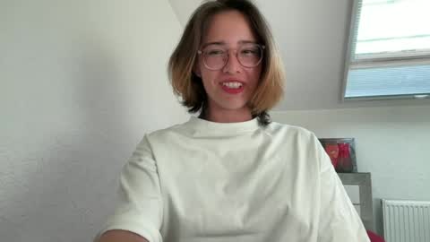 hannahinto online show from July 8, 2026, 2:54 pm