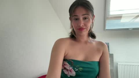 hannahinto online show from July 16, 2026, 1:06 pm