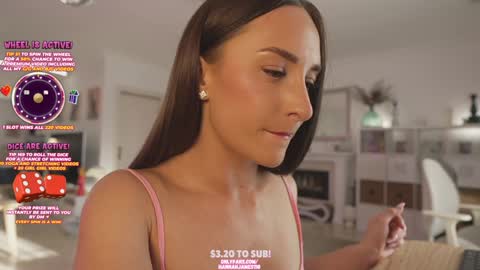 Snapshot of hannahjames710 chatting on February 26, 2025, 4:35 pm Hannah James online show from February 26, 2025, 4:35 pm