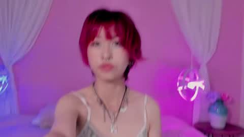 Snapshot of hannahpage chatting on March 7, 2025, 12:01 pm Hannah online show from March 7, 2025, 12:01 pm
