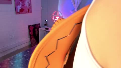 Hannah online show from October 22, 2025, 11:54 am