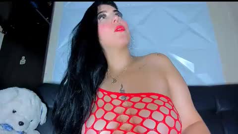 Hanna Independent Model online show from September 26, 2025, 10:52 am