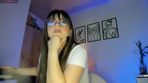 Snapshot of hannasofiax chatting on November 14, 2025, 9:13 pm hannasofia x Schedule 700 -1400GTM-5 online show from November 14, 2025, 9:13 pm