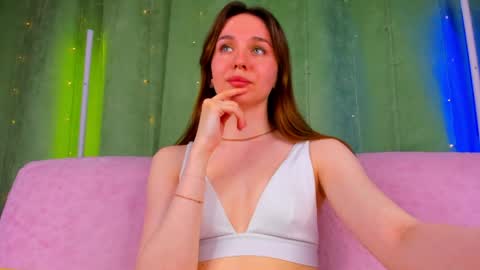 Hannavanilla online show from May 14, 2026, 8:32 am
