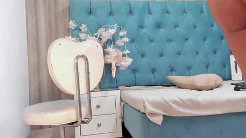 Snapshot of hannnafoxx chatting on December 6, 2024, 1:33 pm online show from December 6, 2024, 1:33 pm