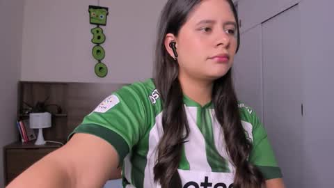 taylor live   online show from October 22, 2025, 7:35 pm