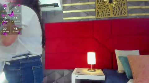 Hanny  online show from March 26, 2026, 2:39 am