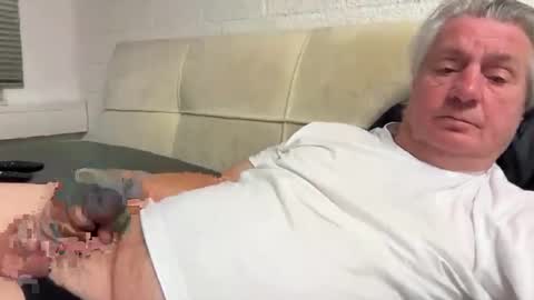 hans66760 online show from December 7, 2024, 6:15 pm