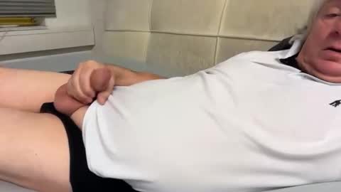 hans66760 online show from January 12, 2025, 1:00 am