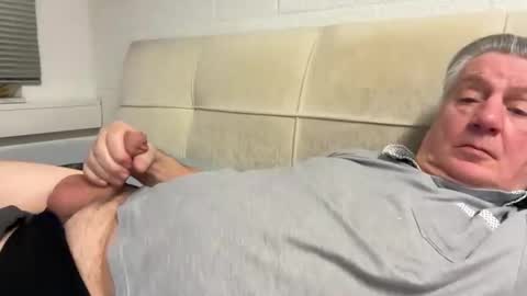 hans66760 online show from February 8, 2025, 8:10 pm