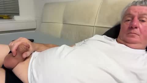 hans66760 online show from February 14, 2025, 9:53 pm