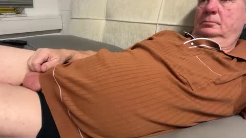 hans66760 online show from March 9, 2025, 7:48 pm