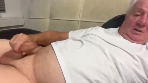 hans66760 online show from September 17, 2025, 5:36 pm