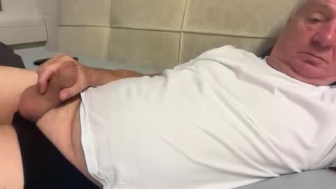 hans66760 online show from September 19, 2025, 11:27 pm