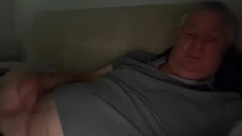 hans66760 online show from October 8, 2025, 4:26 pm